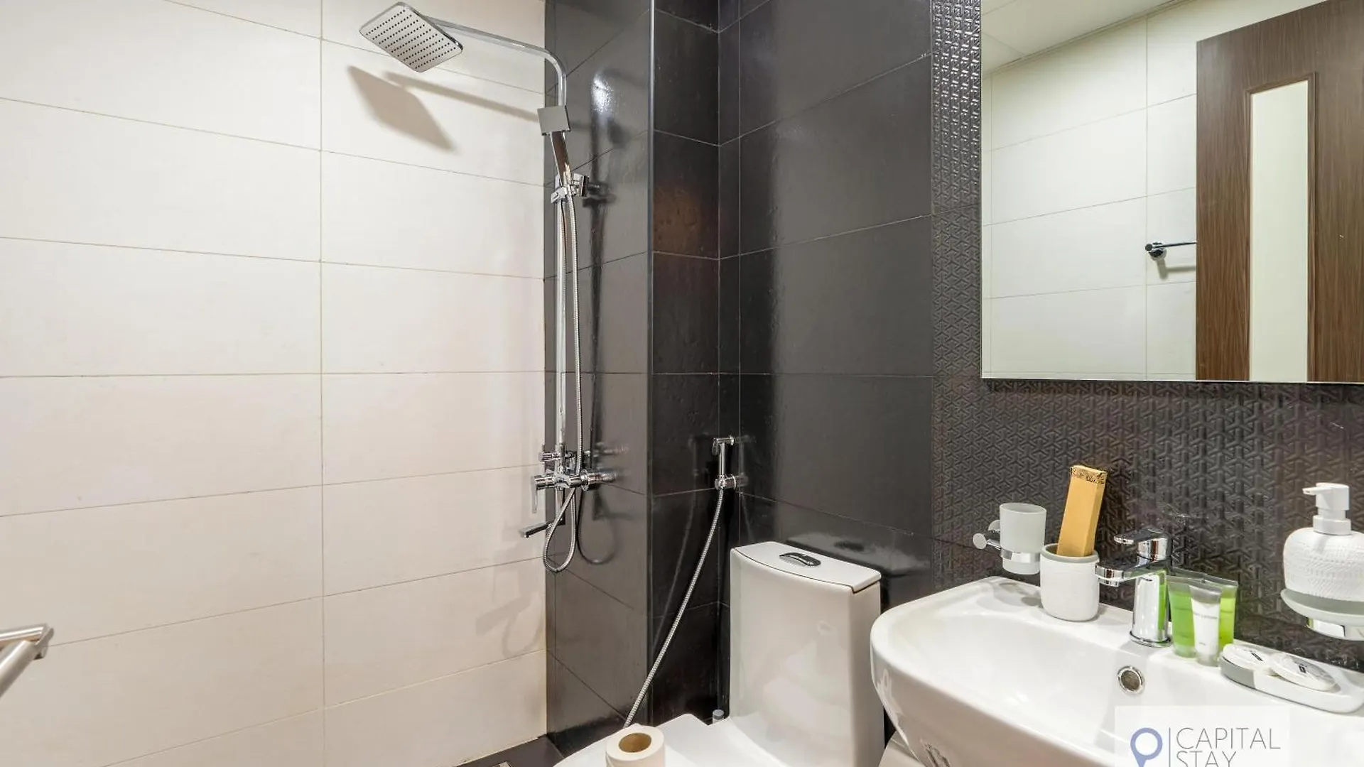 Capital Stay - Cozy Studio In Liwan Dubai 0*,